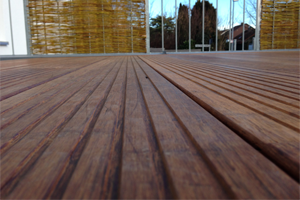 Mehr zum Thema Holzterrassen, Holzsichtschutz & Holzzäune von der Zimmerei Kienitz erfahren >>>