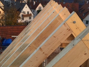 Dachstühle aus Konstruktions-vollholz